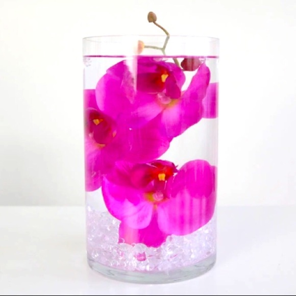 TWO 6”Glass Cylinder Vases -Home, Office, Weddings - Picture 3 of 11